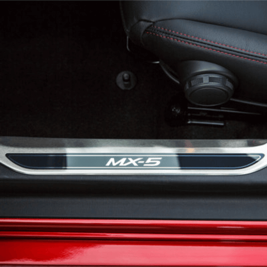 Mazda MX-5 ND ab 2015 Einstiegsblenden NA1P-V1-370 Sicherheit & Schutz Mazda