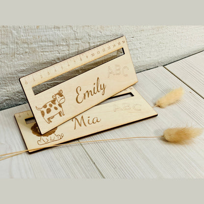 Lesehilfe Schulanfrag Lineal Personalisiert Schulkind Geschenk Geburtstag Lindeal Das Glückswerk