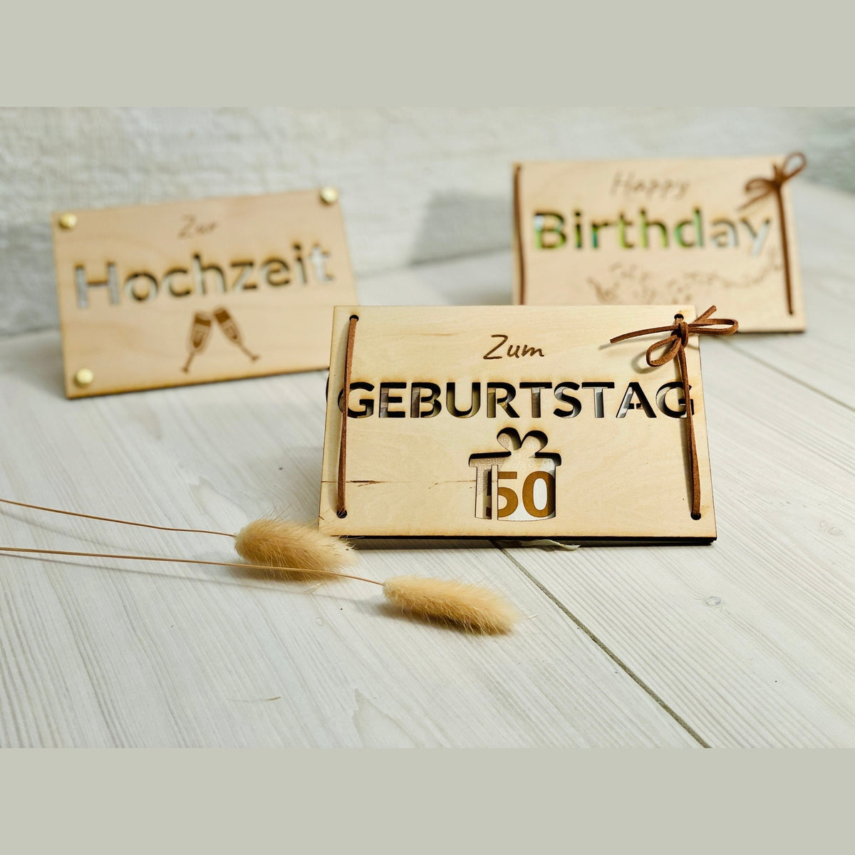 Geldgeschenk Karte zum Geburtstag aus Holz mit Lederband Geschenkkarte Das Glückswerk