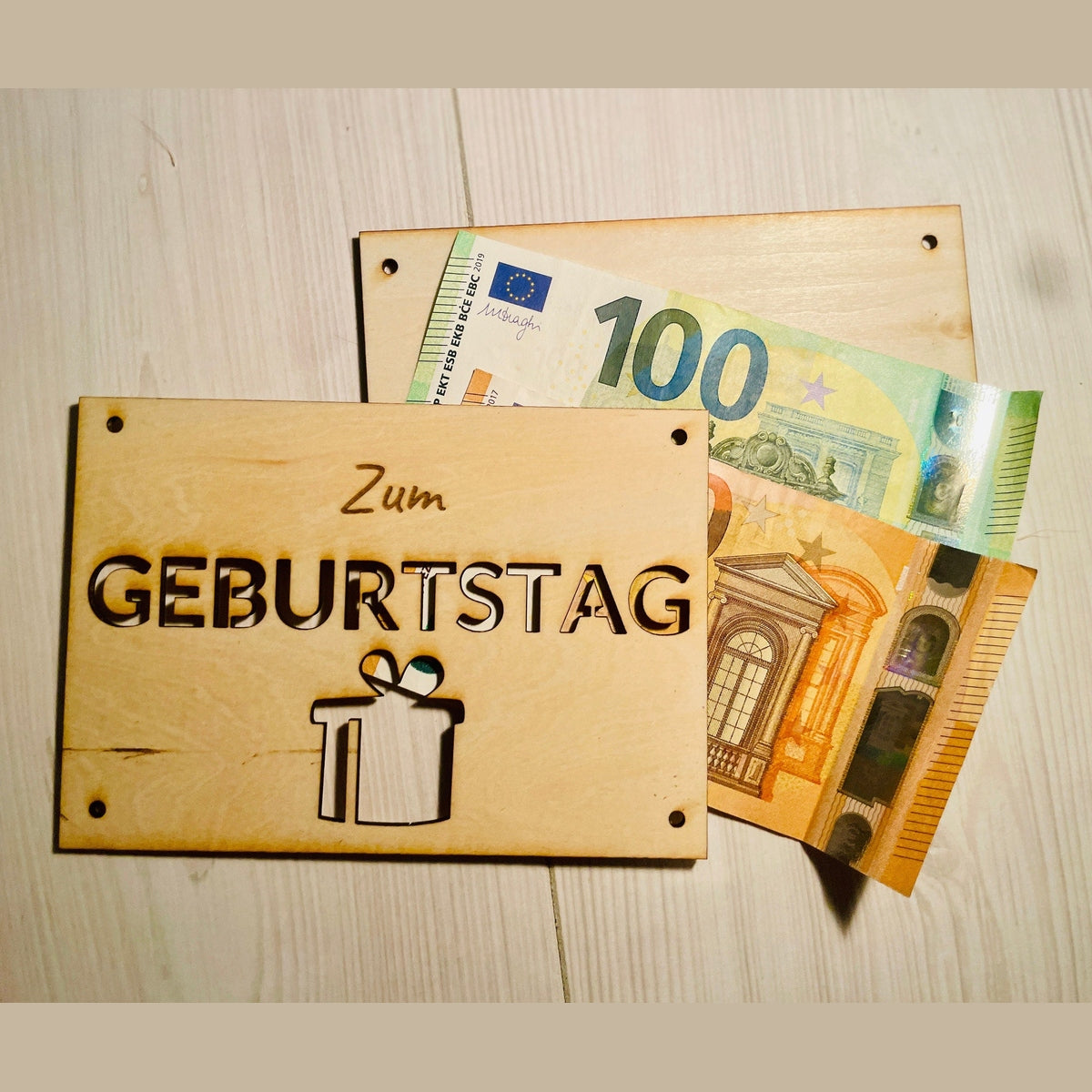 Geldgeschenk Karte zum Geburtstag aus Holz mit Lederband Geschenkkarte Das Glückswerk