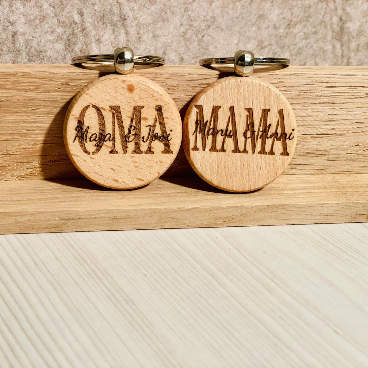 Schlüsselanhänger in Geschenkbox Geschenk Oma Opa Mama Papa Enkel Kinder für den der alles hat Schlüsselanhänger Das Glückswerk