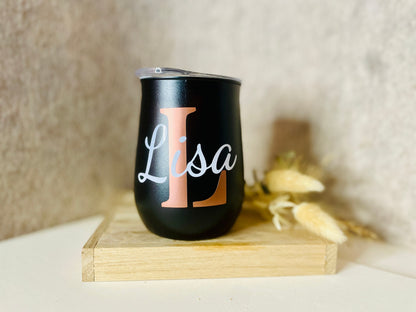 Weinbecher personalisiert mit Namen, Edelstahl schwarz oder grau, Geschenk für Freunde, DasGlueckswerk, Küche & Genuss, Travel Mugs, metall, plastik