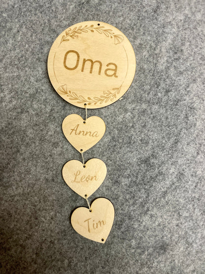 Holzgirlande Oma und Enkel | personalisierte Familiendeko aus Holz | Geschenk für Oma mit Namen der Enkelkinder, DasGlueckswerk, Dekoration, Mobiles, holz