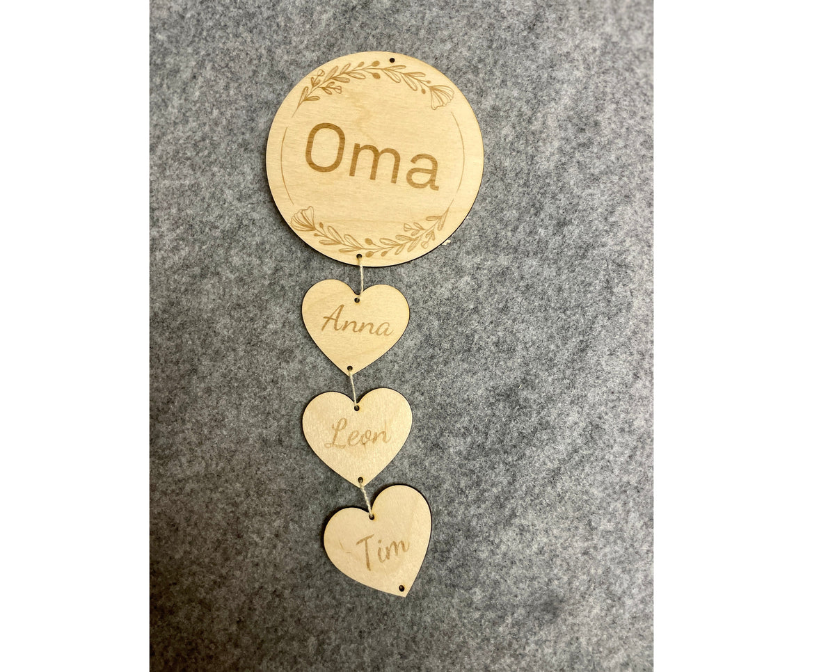 Holzgirlande Oma und Enkel | personalisierte Familiendeko aus Holz | Geschenk für Oma mit Namen der Enkelkinder, DasGlueckswerk, Dekoration, Mobiles, holz