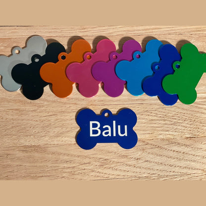 Hundemarke Knochen mit Namensgravur in verschiedenen Farben Hundemarke Das Glückswerk