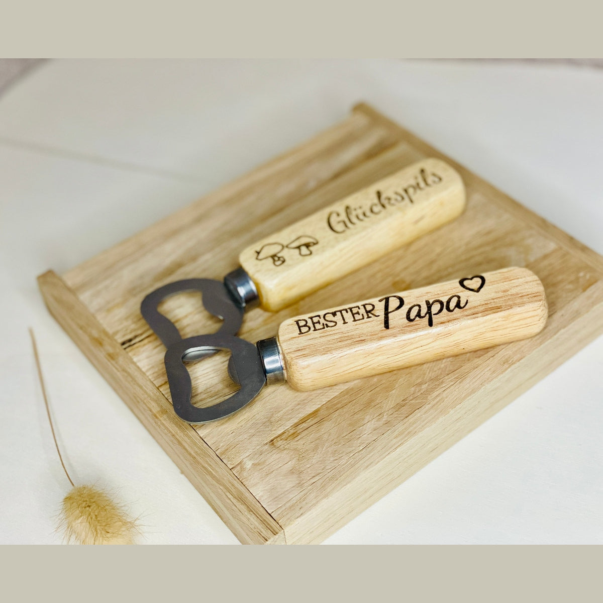 Flaschenöffner aus Holz und Metall mit Gravur - div. Varianten und Individualisierung Flaschenöffner Das Glückswerk