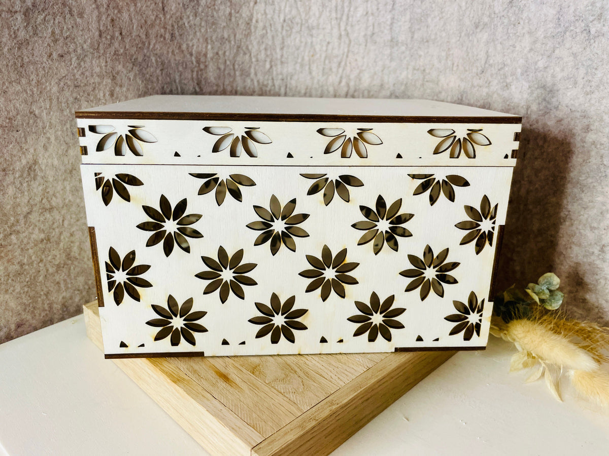 SVG Datei Erinnerungsbox mit Blüten, Holzkiste 15x20 cm zum Selberlasern, DasGlueckswerk, Digitale Laserdateien, Gift Boxes, 
