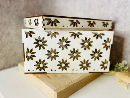 SVG Datei Erinnerungsbox mit Blüten, Holzkiste 15x20 cm zum Selberlasern, DasGlueckswerk, Digitale Laserdateien, Gift Boxes, 