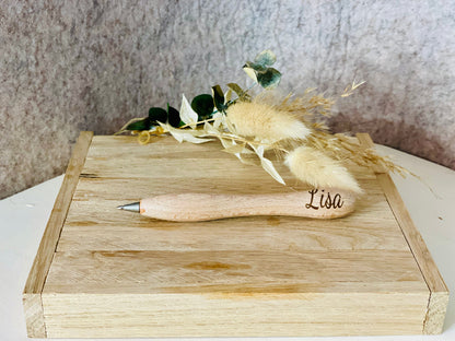 Kugelschreiber Holz, Detailansicht Gravur