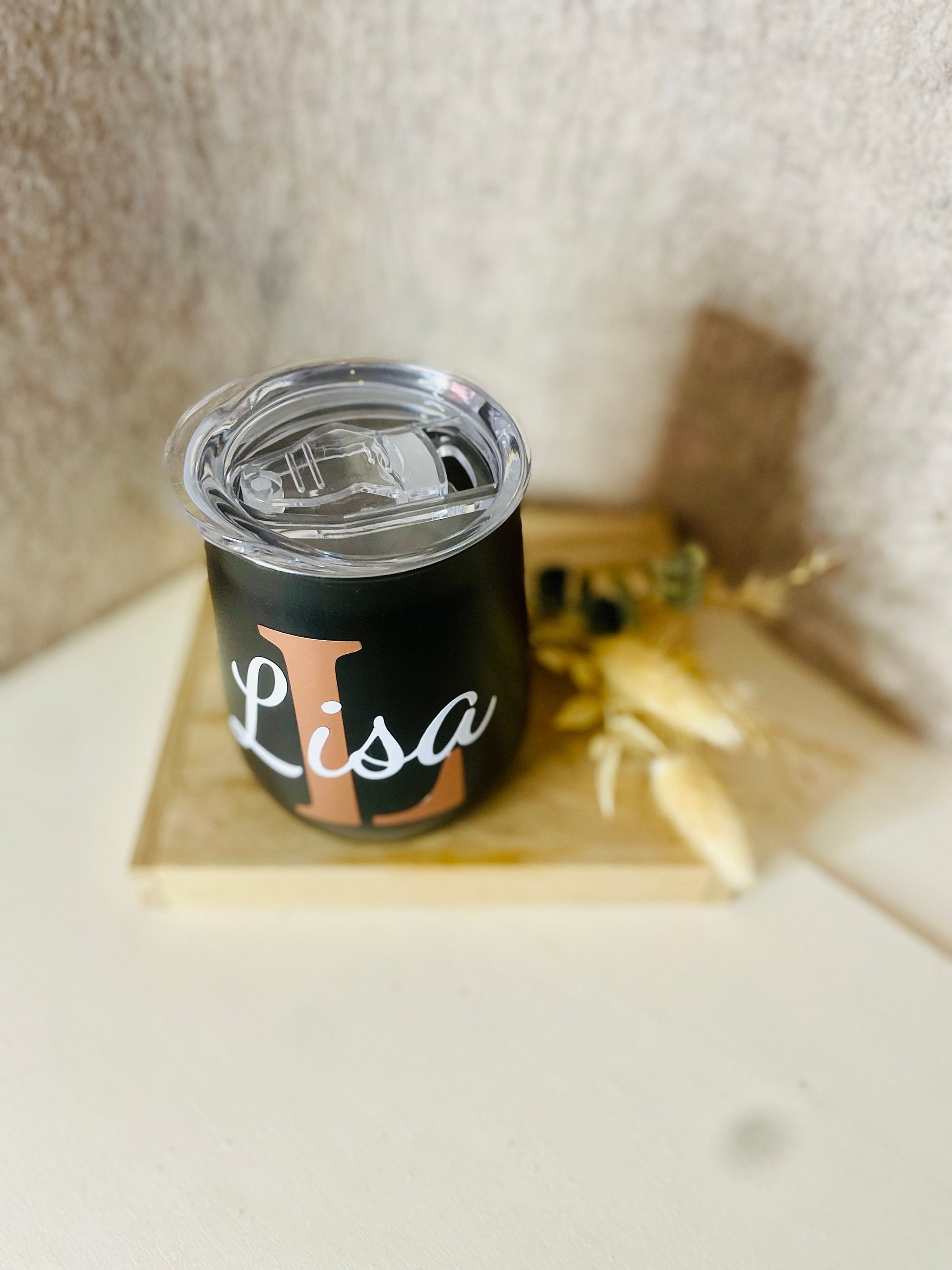 geschlossener Weinbecher personalisiert mit namen Trinkbecher Glückswerk
