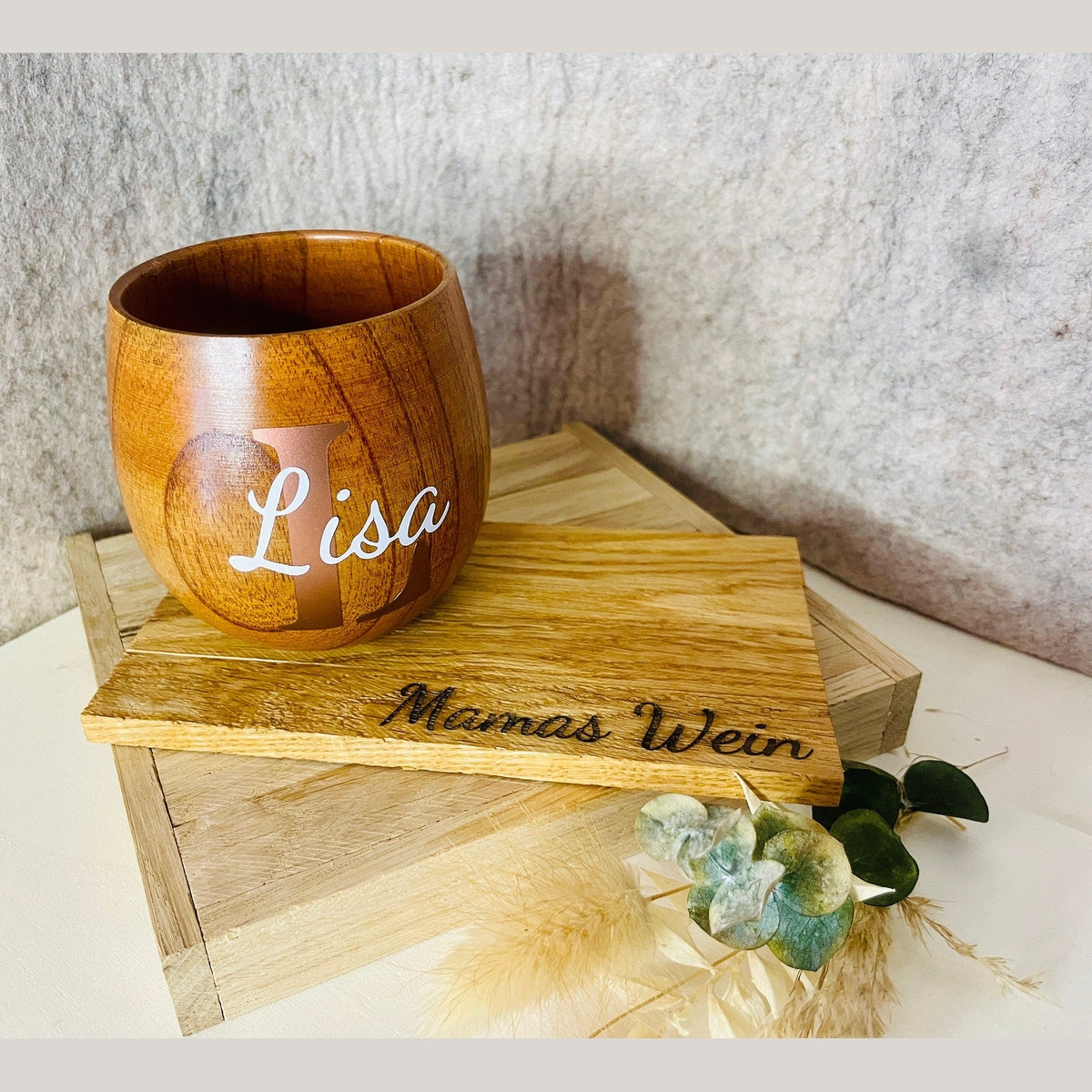 individualisierter Untersetzer aus Holz mit Gravur "Mama ist die beste" oder "Keksbrett" Brettchen Das Glückswerk