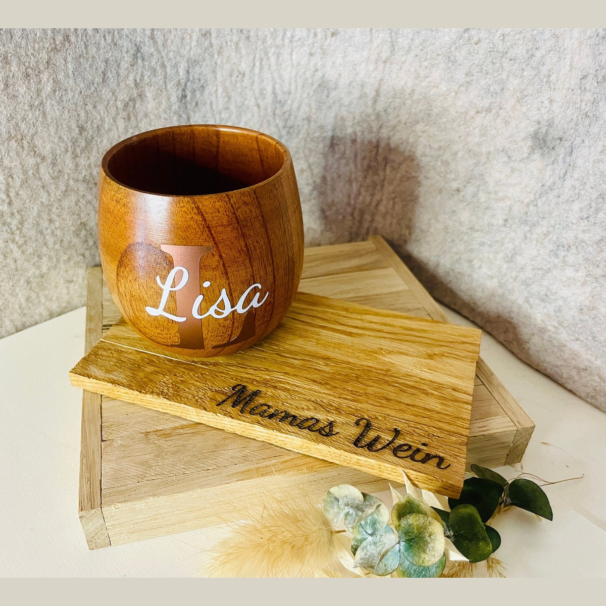 individualisierter Untersetzer aus Holz mit Gravur "Mama ist die beste" oder "Keksbrett" Brettchen Das Glückswerk