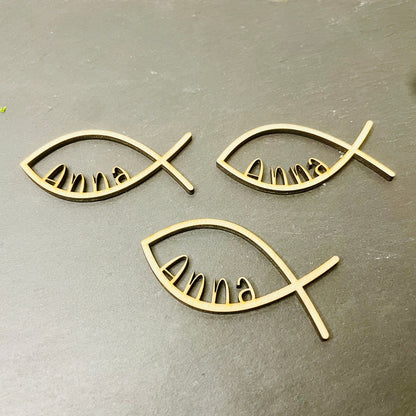Streudeko personalisierter Fisch aus Holz zur Taufe Kommunion Konfirmation streudekoration Das Glückswerk