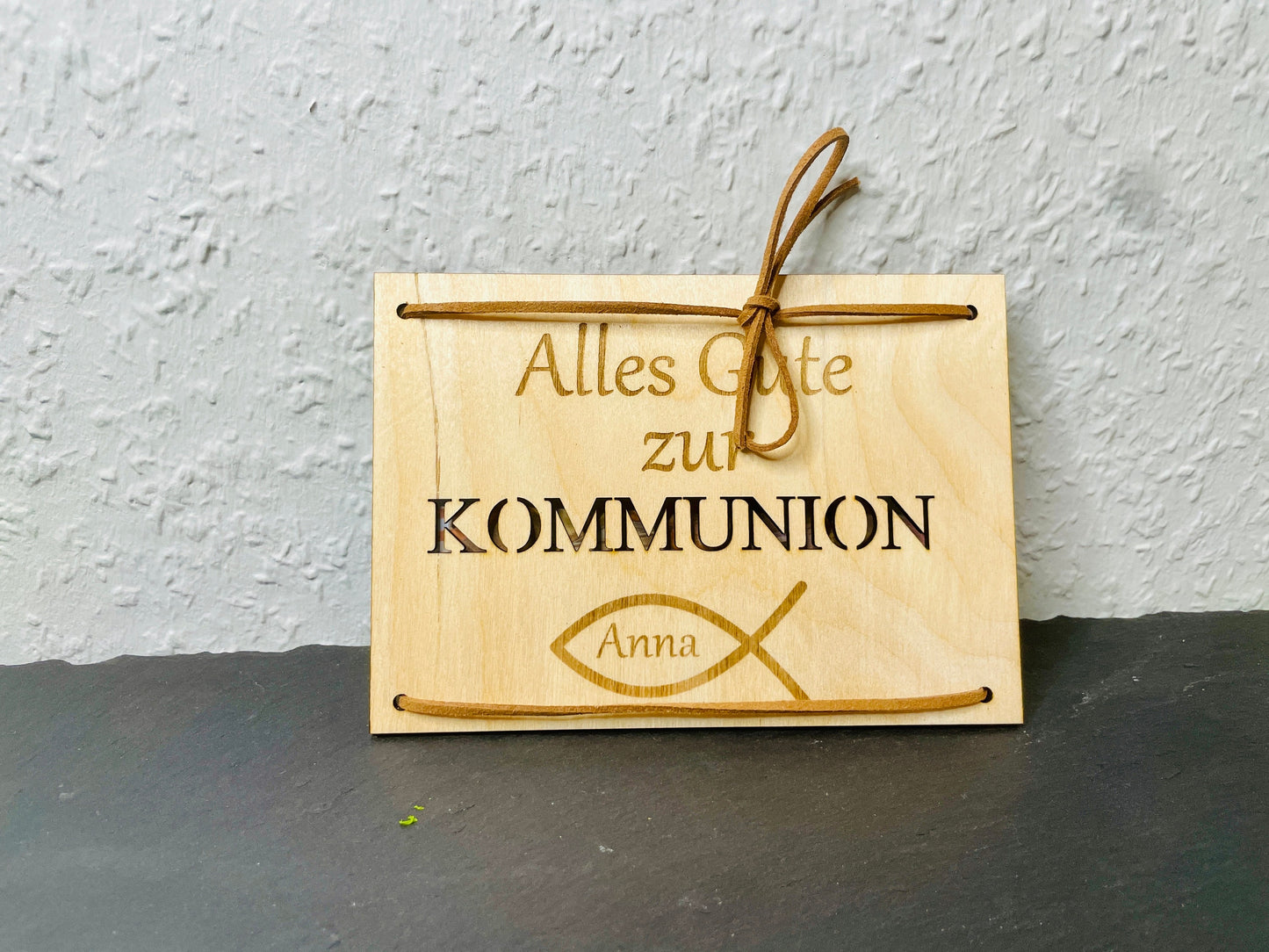 Geschenkkarte, Geldgeschenk, Kommunion, individualisierte Geschenkkarte, Holzgeschenk, Lederband, personalisiert, Geschenkidee Kommunion, Geldgeschenk zur Kommunion, Kommuniongeschen