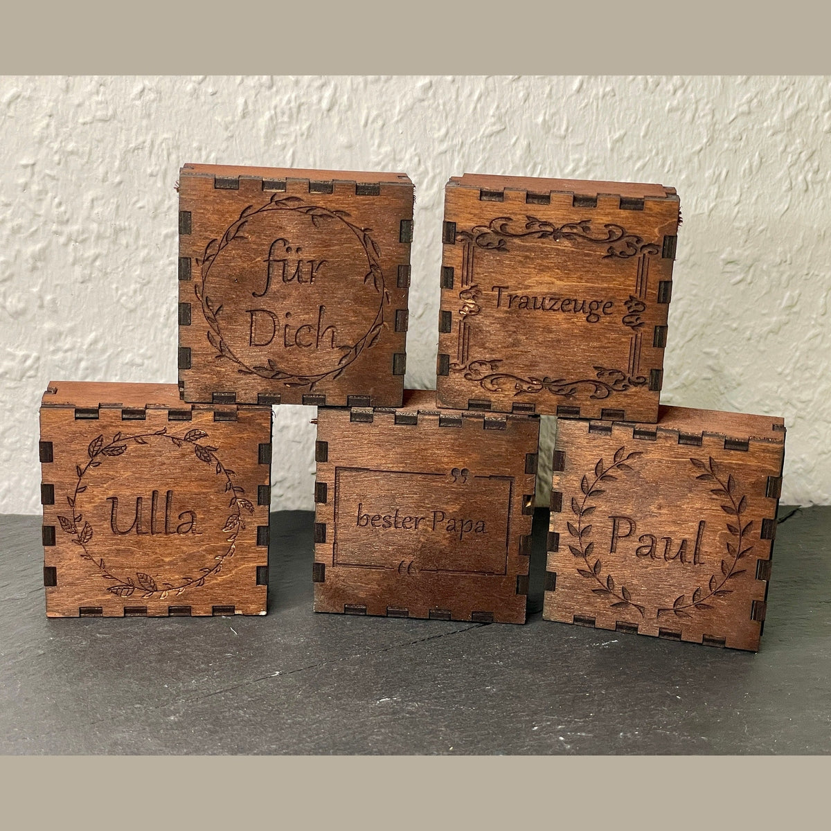 Ohrstecker Schmetterling aus Holz im personalisiertem Holzkästchen Ohrringe Das Glückswerk
