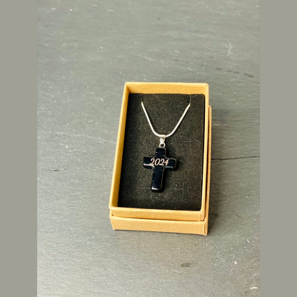 Halskette >> Kreuz << aus Obsidian Edelstein im Schmuckkästchen mit Wunschgravur Kette Das Glückswerk