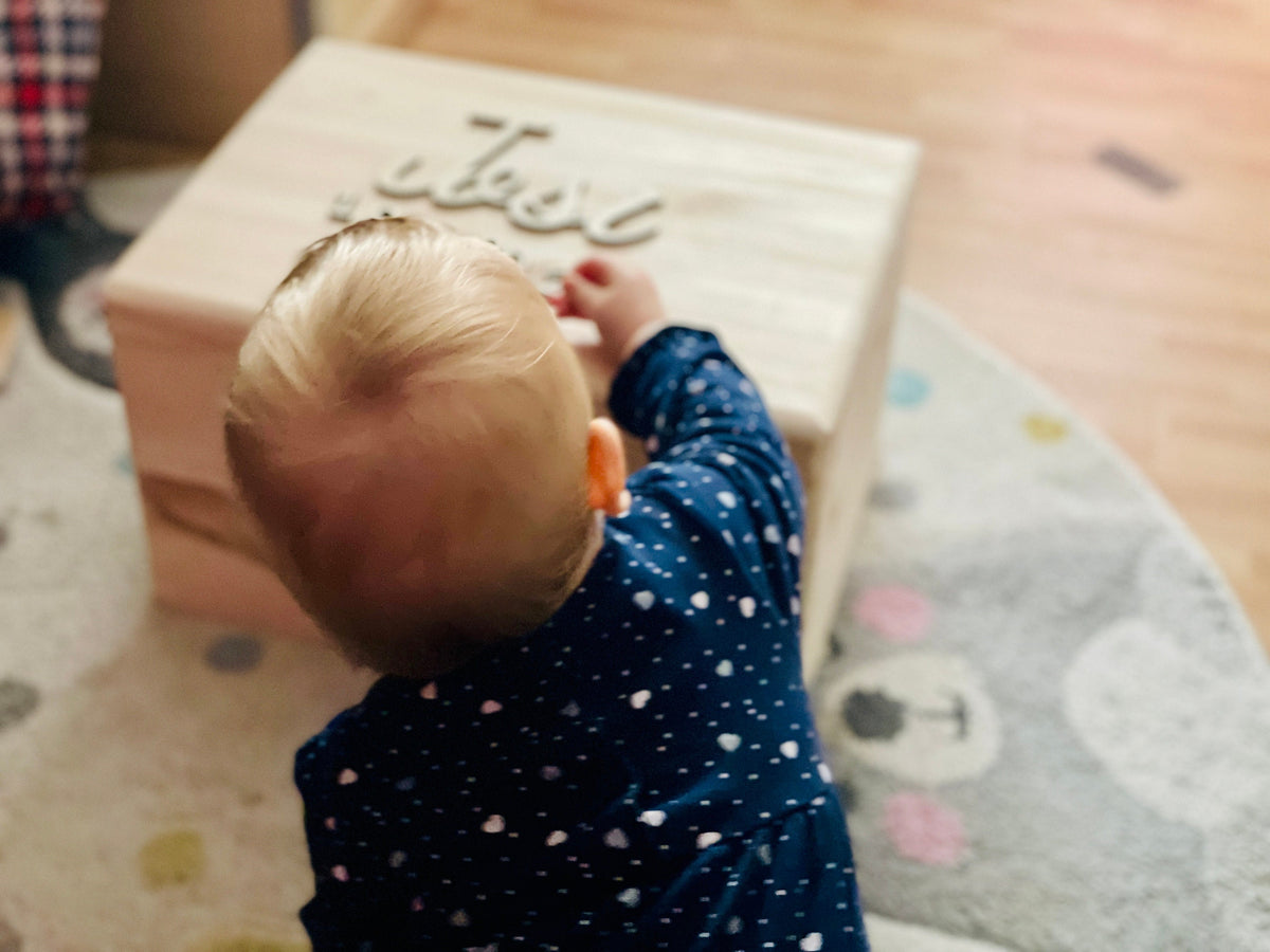 Erinnerungskiste Holz Kind personalisiert, Name und Geburtsdatum gravur, Geschenk Geburt Taufe, DasGlueckswerk, Hochzeit & Liebe, Gift Wrapping, holz