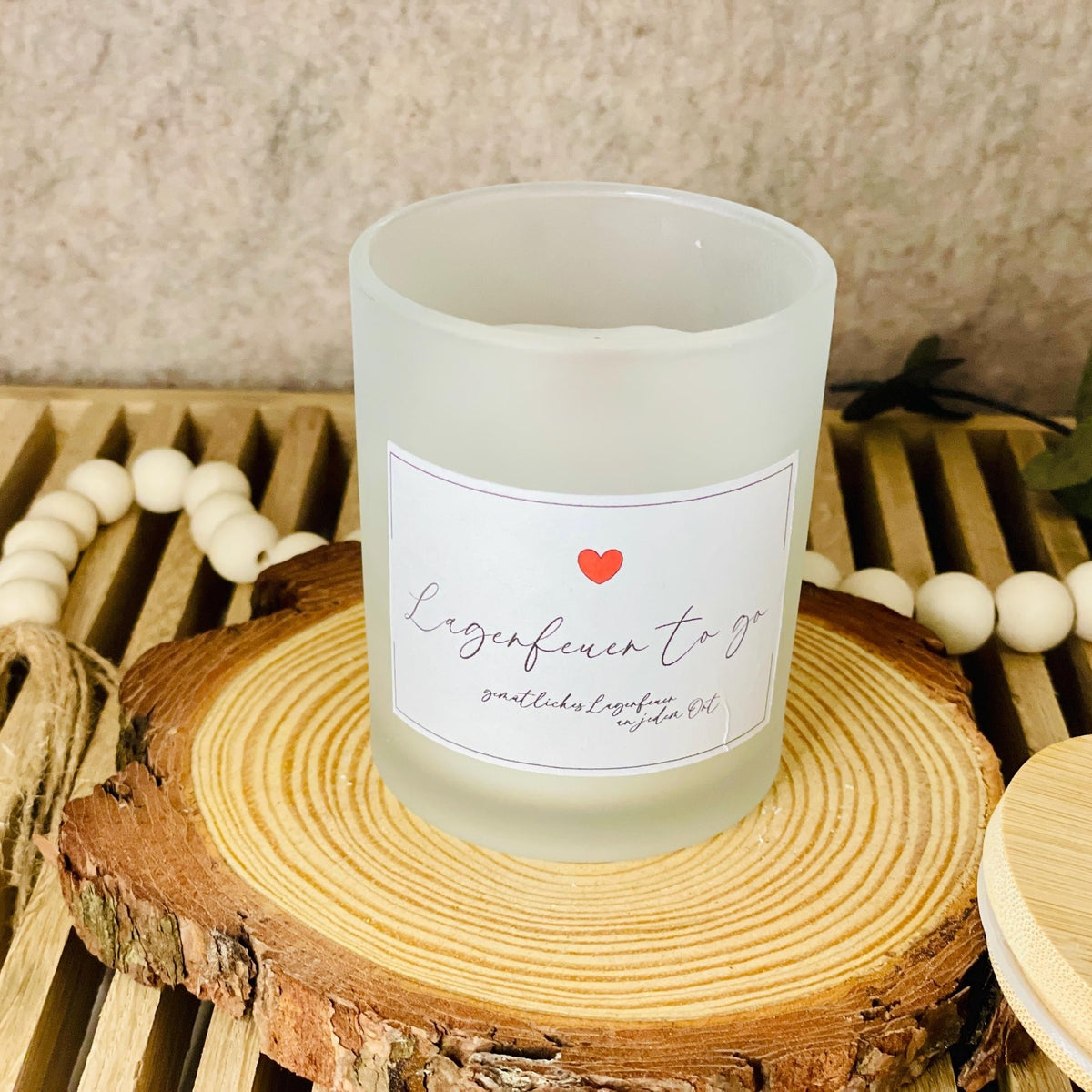 Lagerfeuer to go Geschenkidee Kerze im Glas mit Holzdocht Kerze Das Glückswerk