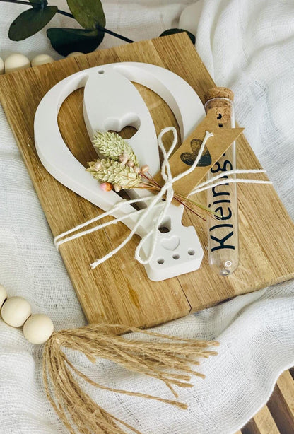 Geschenkkarte Ballon aus Holz, weißer Gießmasse und Reagenzglas Röhrchen als Geldgeschenk Das Glückswerk