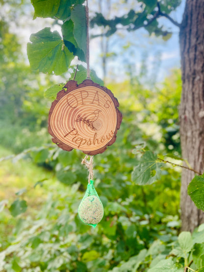 Baumscheibe Vogelfutterstation mit Gravur, personalisiert für Opa, 13-15 cm Durchmesser, DasGlueckswerk, Personalisierte Geschenk, Bird Feeders, baumscheibe