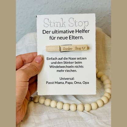 Stink Stop - Geschenk für frischgebackene Eltern mit Wäscheklammer Windelmünze Das Glückswerk