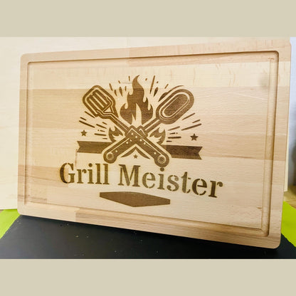 großes Brett 26x40 cm Grillmeister als Schneidebrett oder Geschenk Brettchen Das Glückswerk