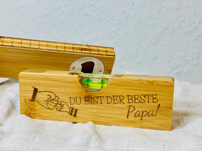 Wasserwaage Holz Flaschenöffner, Seitenansicht, Das Glückswerk