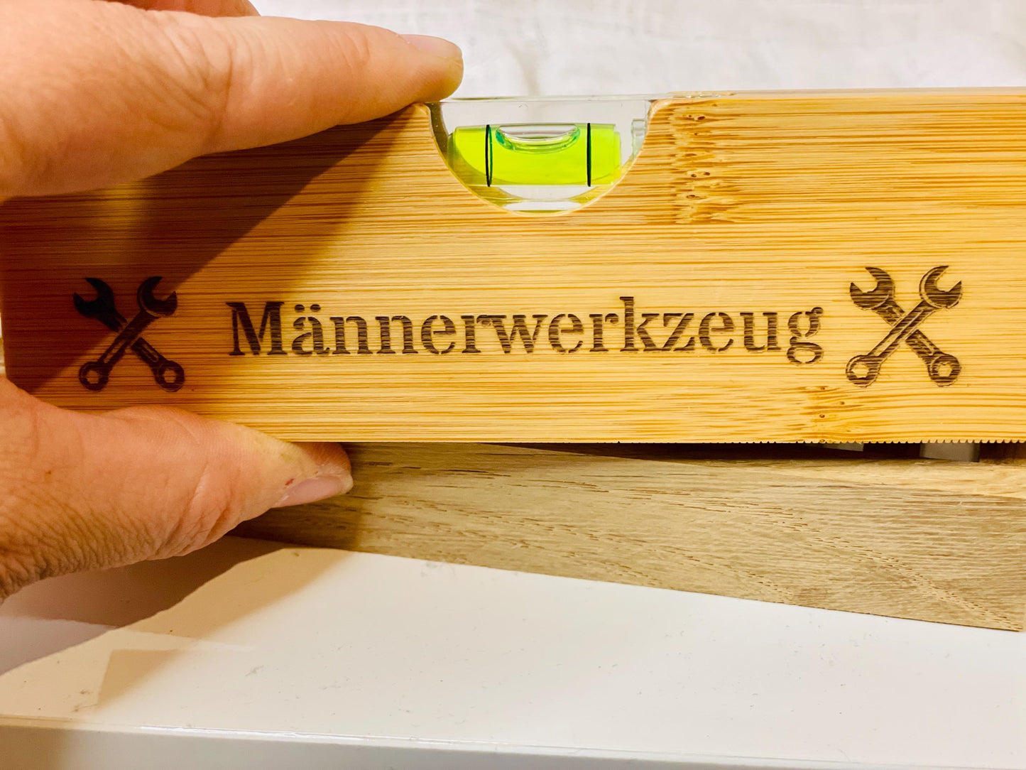 Wasserwaage Holz mit Flaschenöffner, Zentimetermaß, Geschenk für Papa und Heimwerker, DasGlueckswerk, Dekoration, Tools, holz