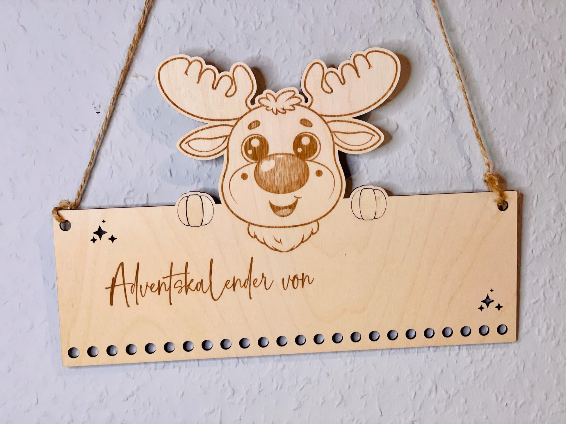 Individualisierter Adventskalender rehntier aus Holz Das Glückswerk