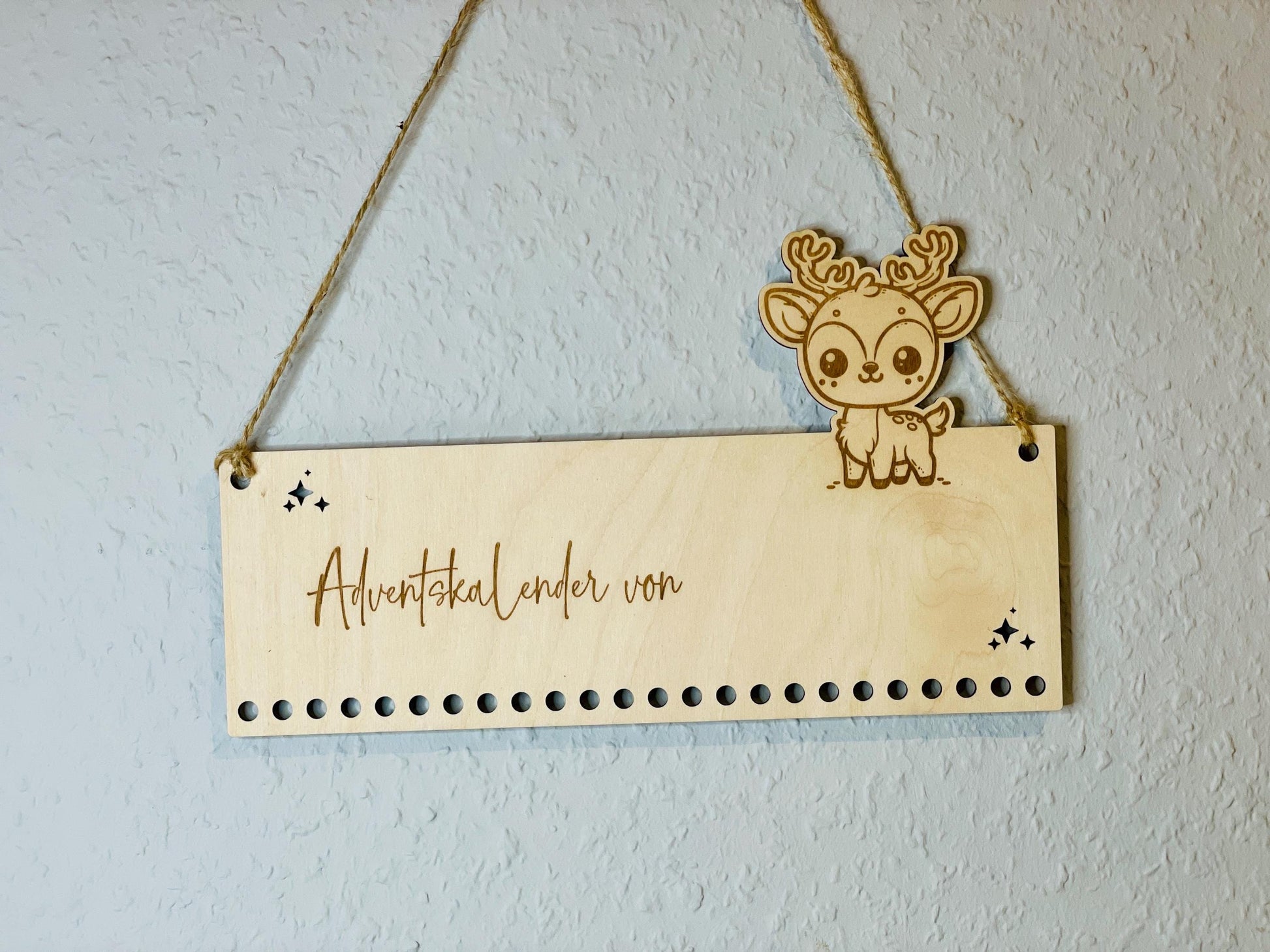 Individualisierter Adventskalender rehntier aus Holz Das Glückswerk