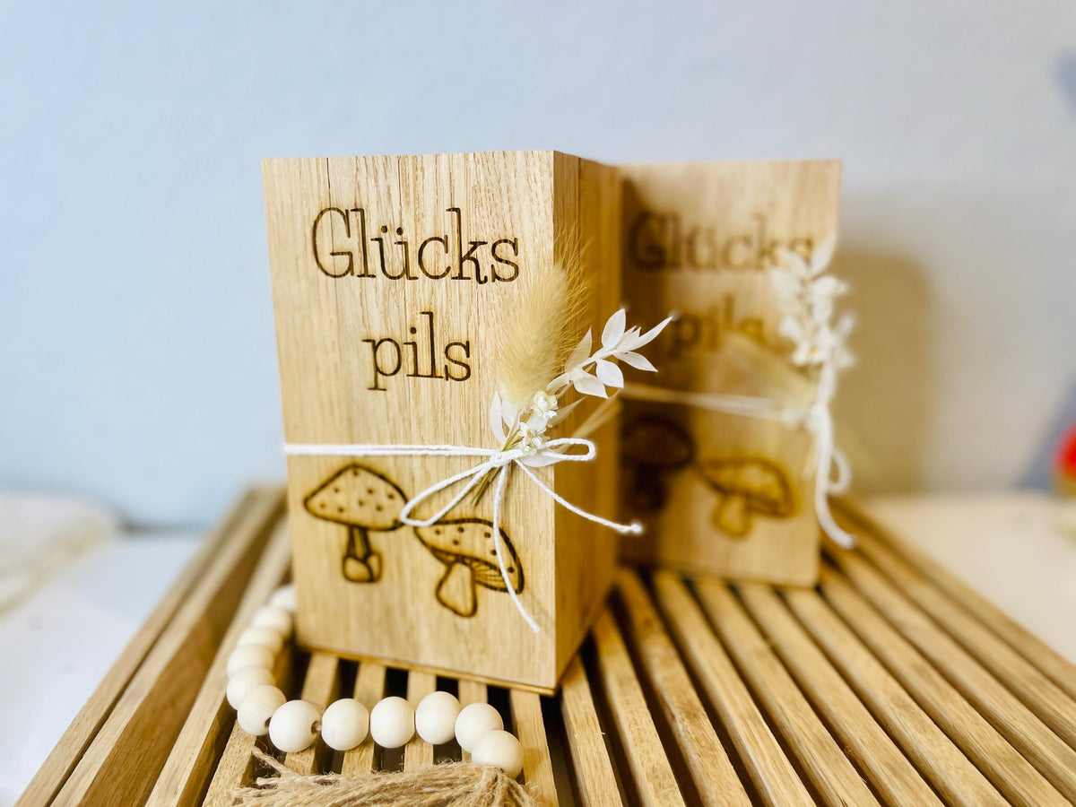 Flaschenbox aus Holz mit Gravur “Glückspilz” (Produktfoto 5 von 7)
