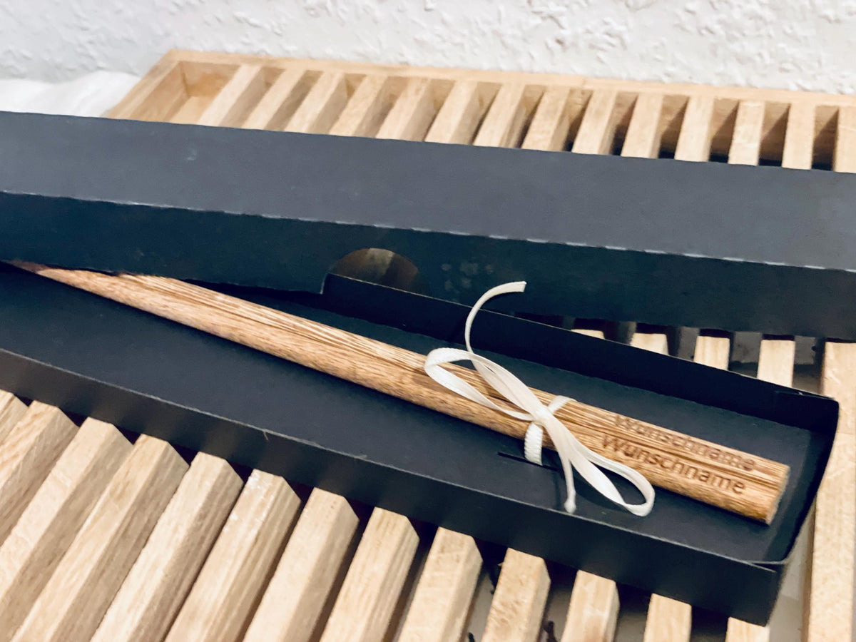 Essstäbchen personalisiert aus Holz, mit Wunschgravur in Geschenkbox, für Sushi und Nudeln, DasGlueckswerk, Hochzeit & Liebe, Chopsticks, Holz, Pappe