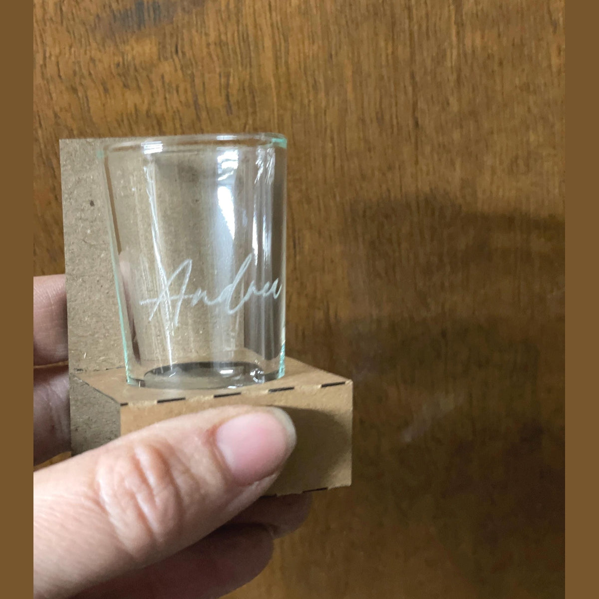 Schapsglas mit Namensgravur Glas Das Glückswerk