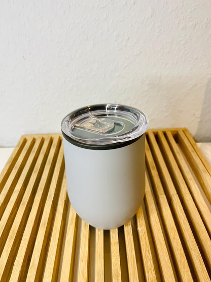 Weinbecher personalisiert mit Namen, Edelstahl schwarz oder grau, Geschenk für Freunde, DasGlueckswerk, Küche & Genuss, Travel Mugs, metall, plastik