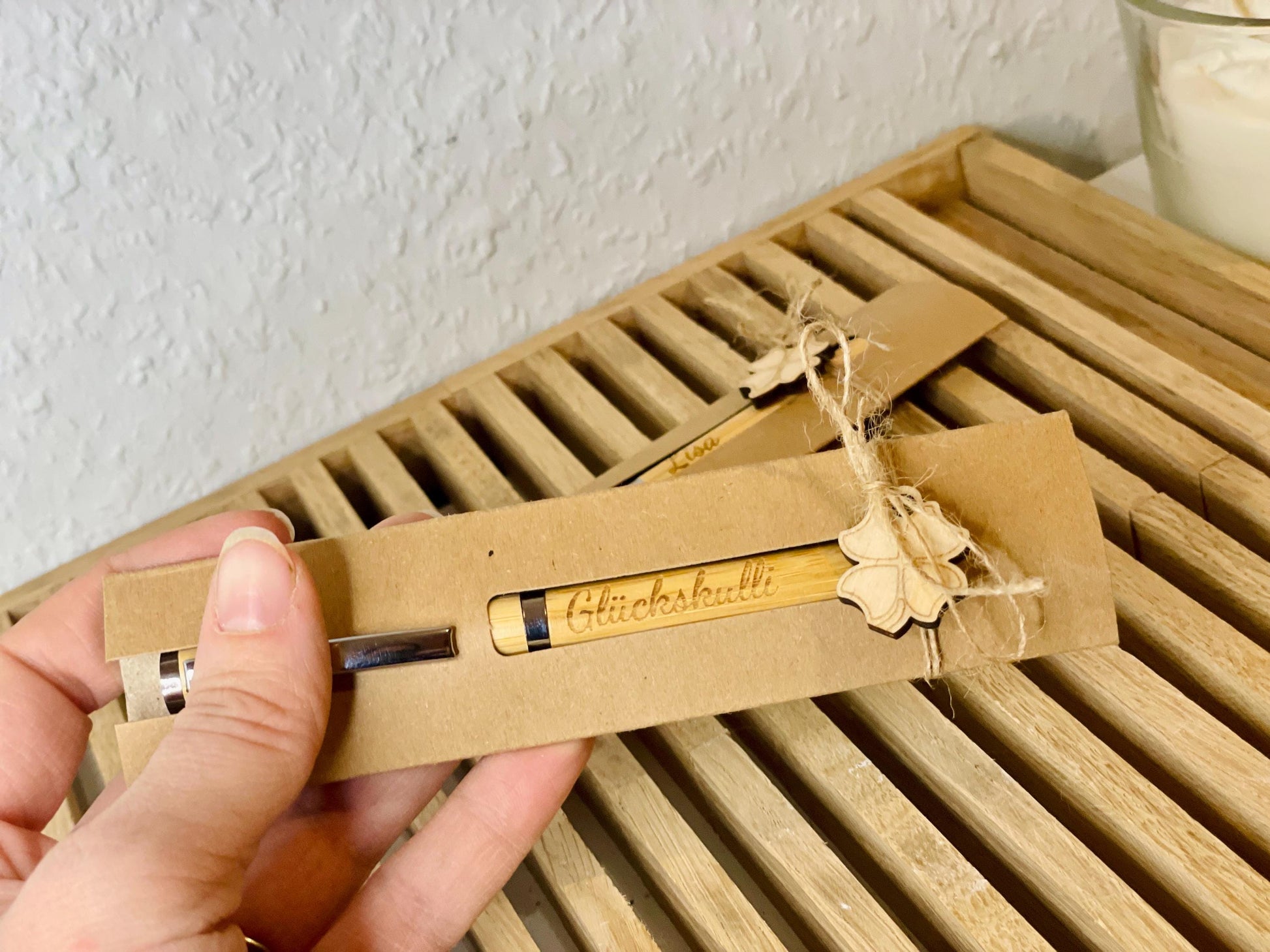 Kugelschreiber Glückskulli mit persönlicher Gravur Geschenkverpackung Kugelschreiber Das Glückswerk ohne Gravur