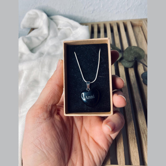 Halskette Herz aus obsidian Edelstein im Schmuckkästchen mit Wunschgravur Kette Das Glückswerk