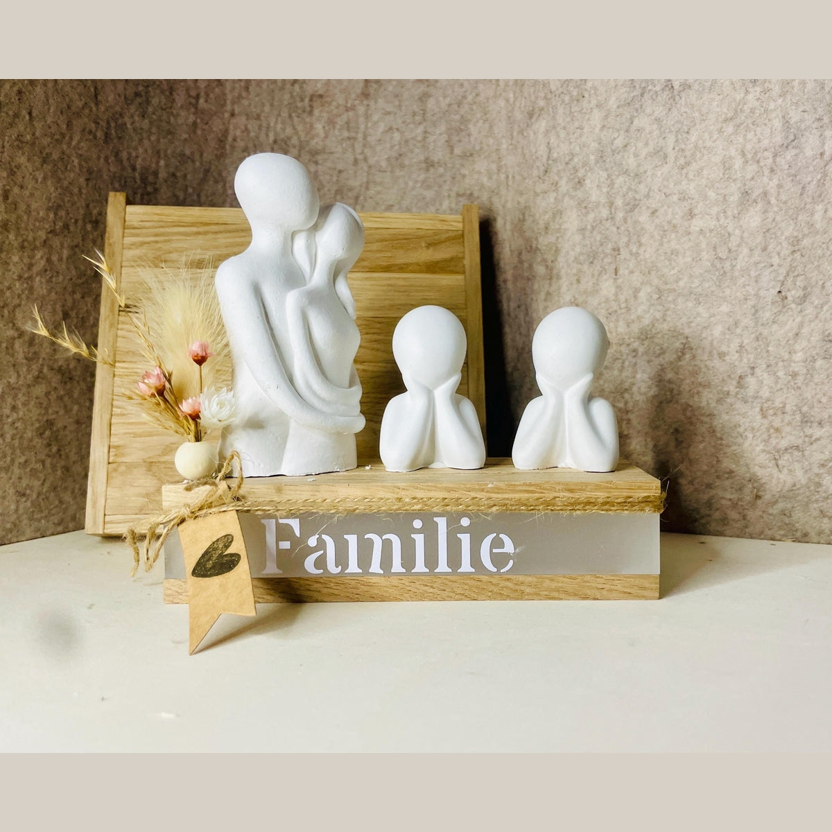 Personalisierter Ständer mit Wunschtext und Familie - Vater Mutter Kind oder paar Dekoration Das Glückswerk