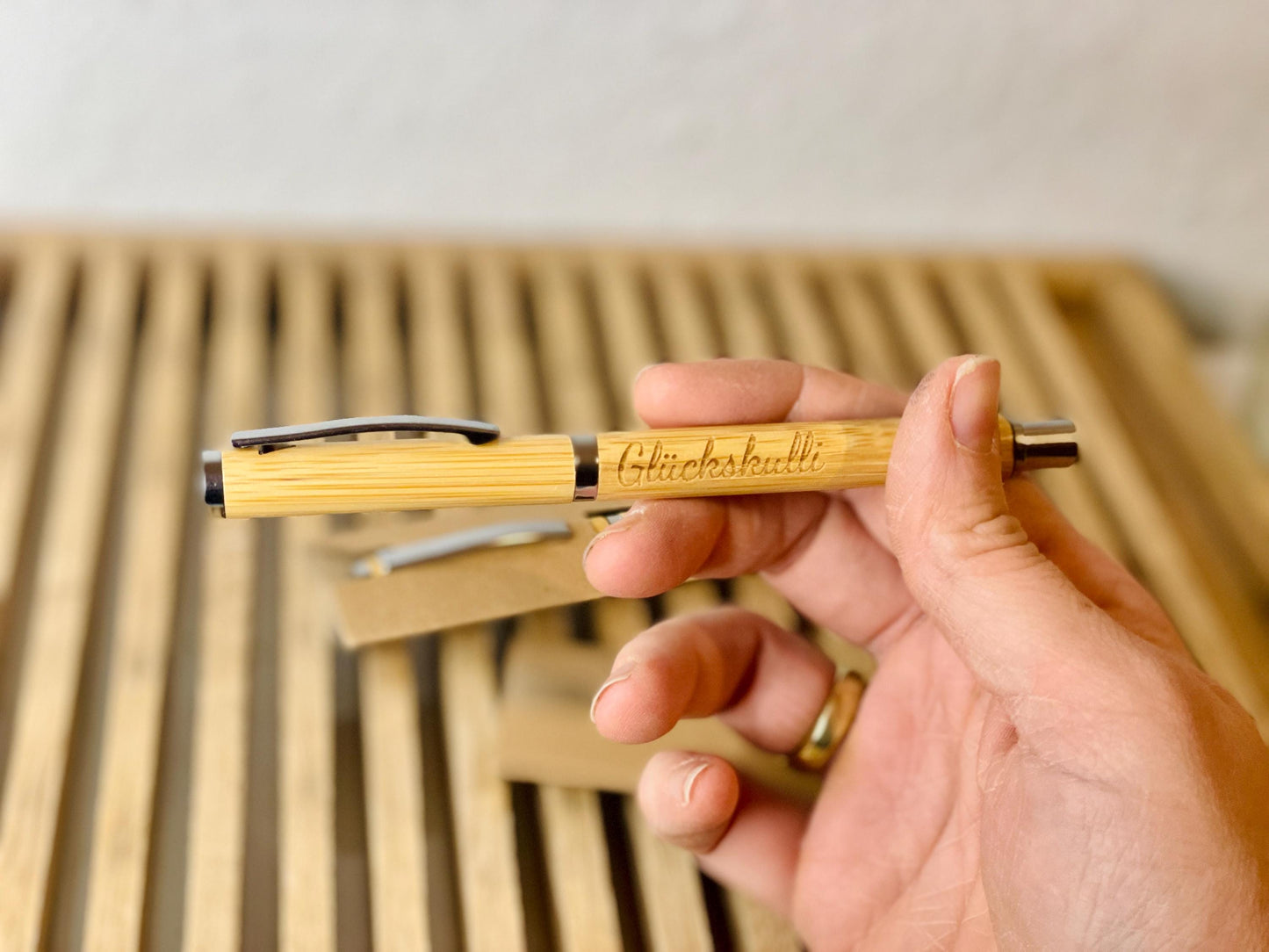 Kugelschreiber Glückskulli mit persönlicher Gravur Geschenkverpackung Kugelschreiber Das Glückswerk Glückskulli gravur