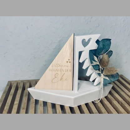 Teelichthalter in Boot-Form mit Gravur, ideal als Geschenk zur Taufe, Kommunion oder Konfirmation: "herzliche Segenswünsche" gravur Teelichhalter Das Glückswerk
