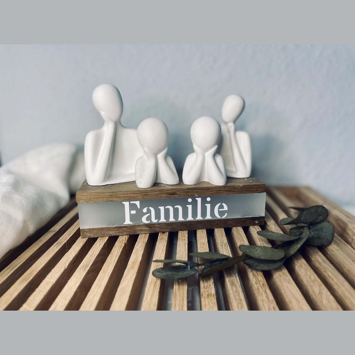 Personalisierter Ständer mit Wunschtext und Familie - Vater Mutter Kind oder paar Dekoration Das Glückswerk