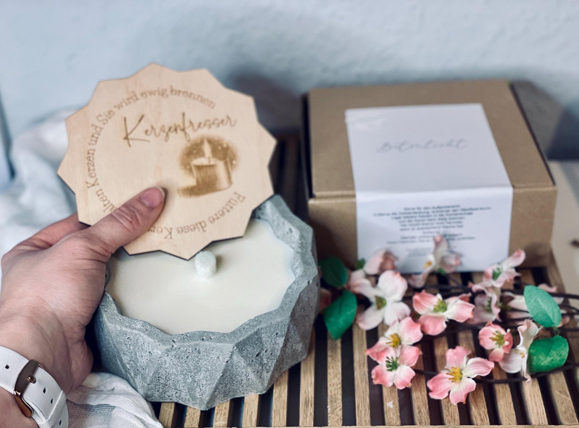 Betonkerze Sojawachs, Creme weiß, ca. 14x5 cm, Terrassenkerze, Geschenk, DasGlueckswerk, Kerzen aus Beton, Garden Decoration, holz, wachs, Beton, Glasfaser