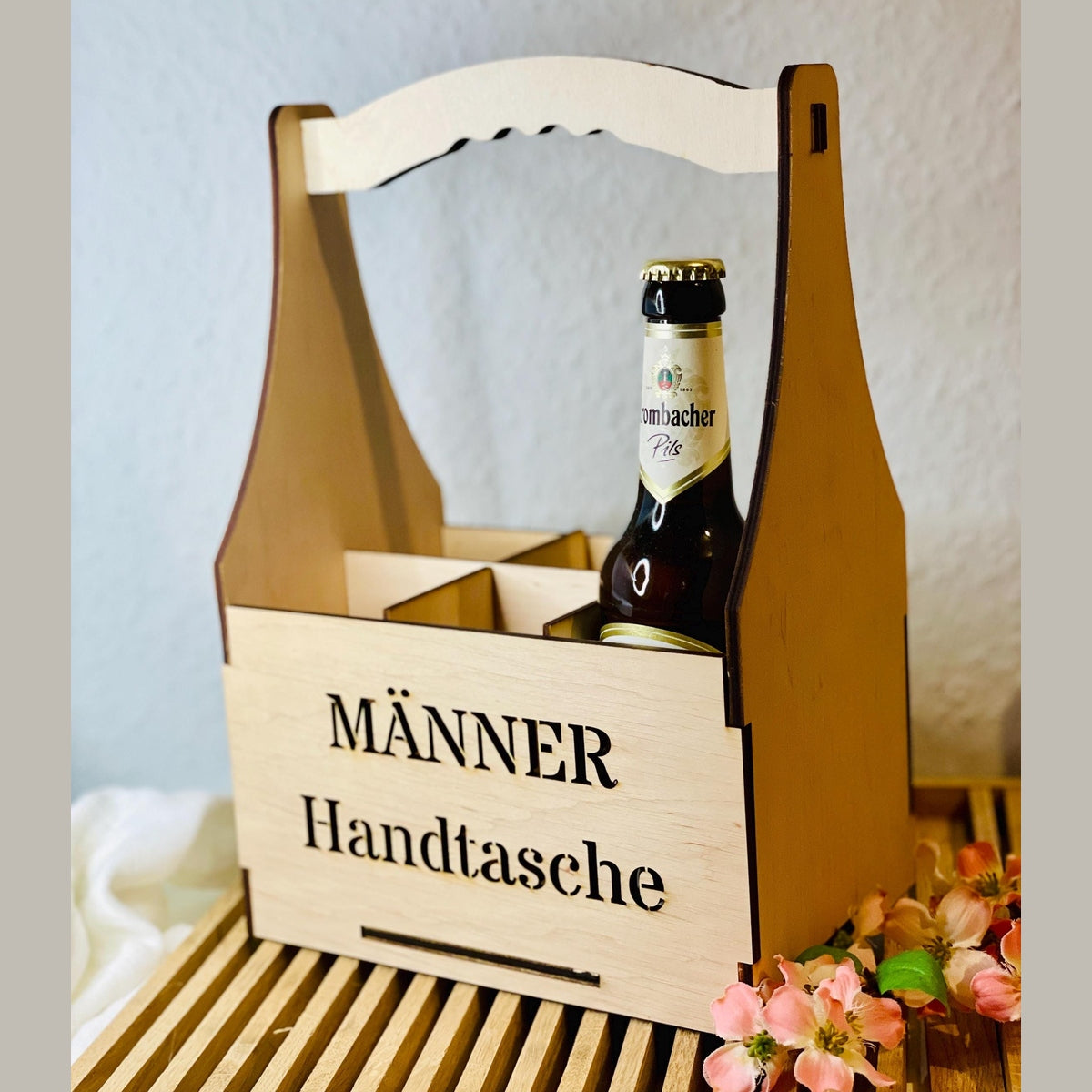 Flaschenträger "Männerhandtasche" aus Holz für 6 Bierflaschen Flaschenträger Das Glückswerk