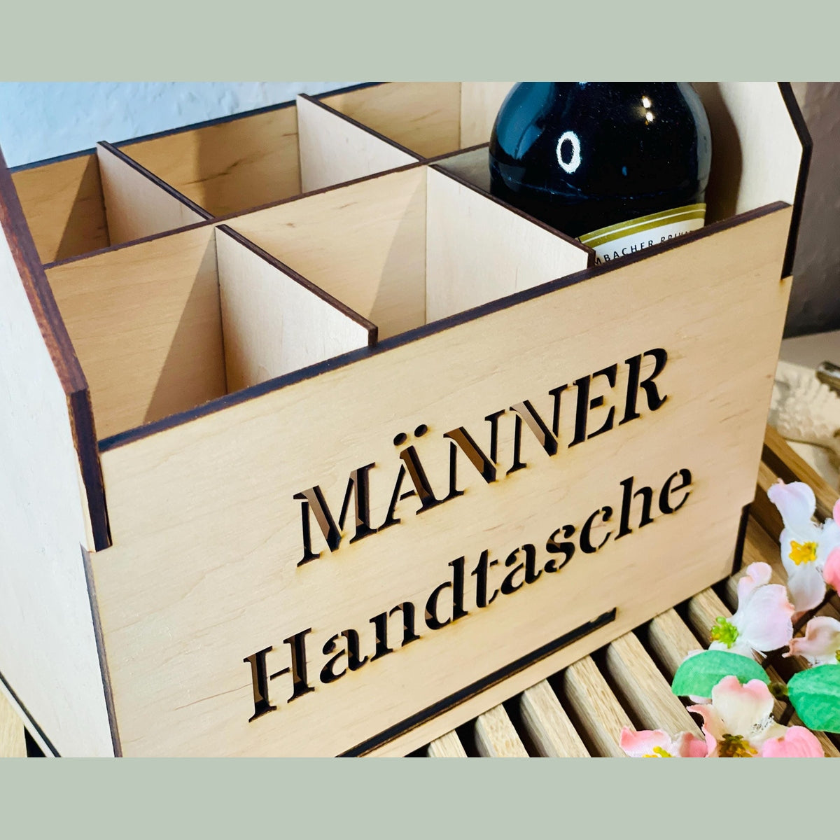 Flaschenträger "Männerhandtasche" aus Holz für 6 Bierflaschen Flaschenträger Das Glückswerk