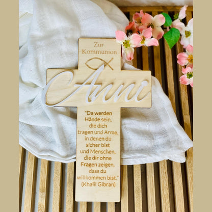 Christliches Geschenk zur Taufe oder Kommunion Kreuz mit Namen aus Acrylglas Kreuz Das Glückswerk