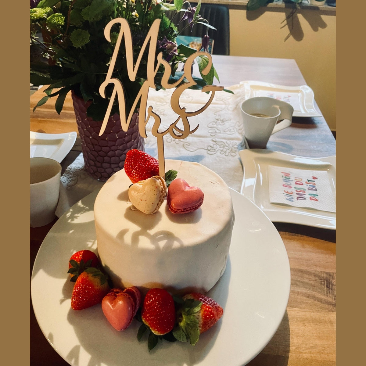 Cake topper mit "mr & Mrs" aus Holz für die Hochzeitstorte cake Topper Das Glückswerk