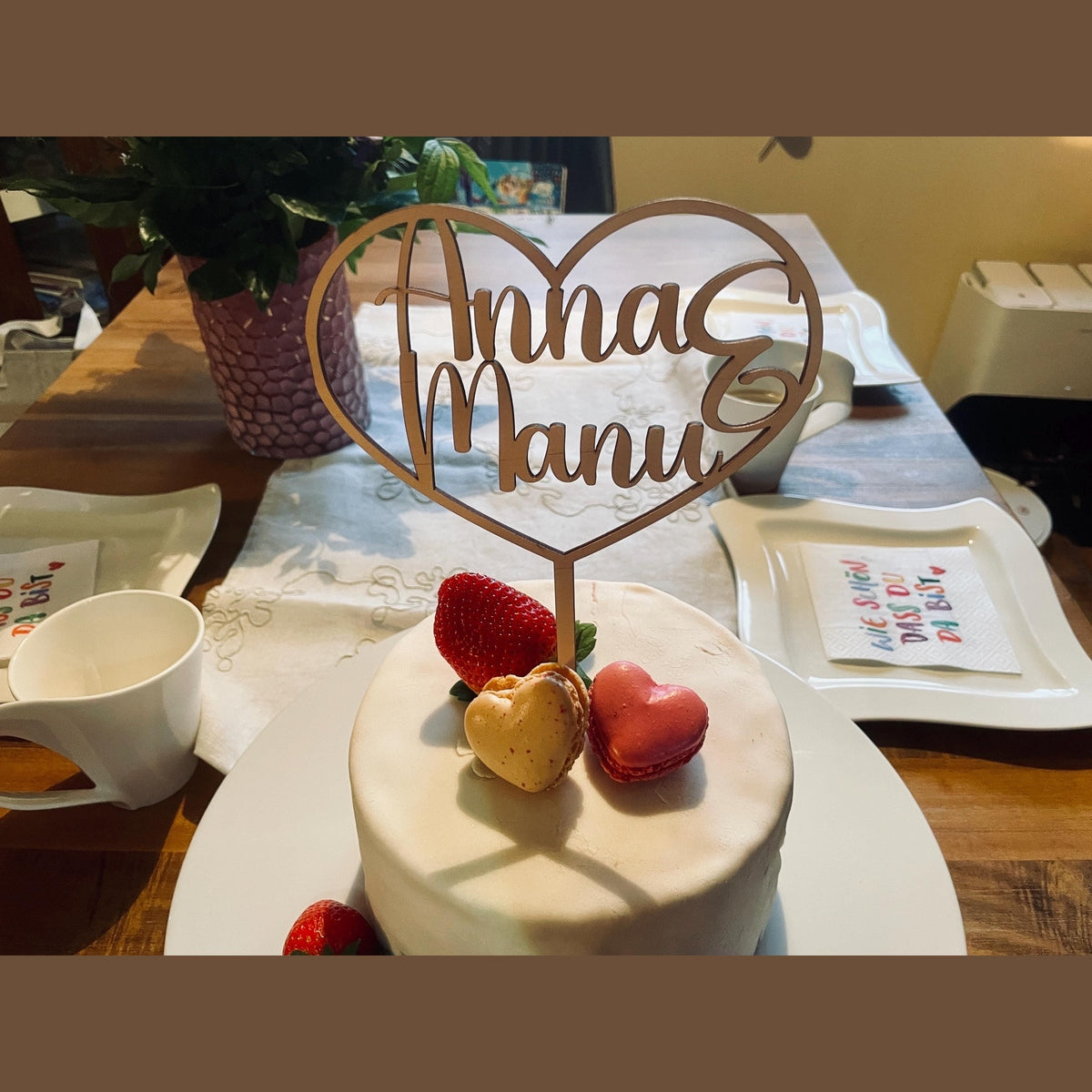 personalisierter Cake topper mit zwei namen aus Holz oder Acrylglas für die Hochzeitstorte cake Topper Das Glückswerk