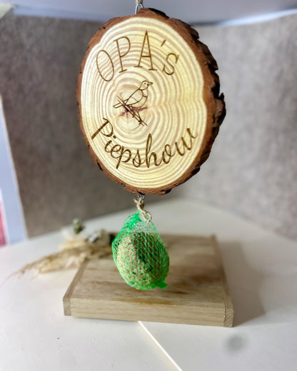 Baumscheibe Vogelfutterstation mit Gravur, personalisiert für Opa, 13-15 cm Durchmesser, DasGlueckswerk, Personalisierte Geschenk, Bird Feeders, baumscheibe