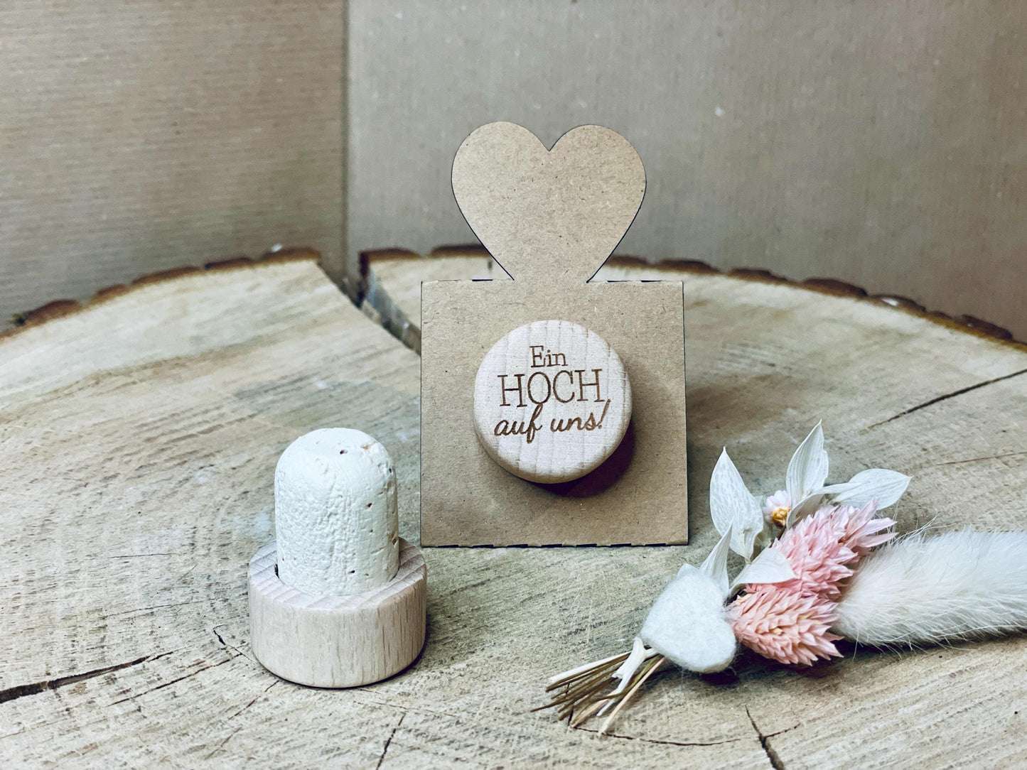 Weinkorken Gravur Tischdeko, dekorativer Holzkorken für Flaschen, Geschenk Hochzeit, DasGlueckswerk, Küche & Genuss, Bottle Stoppers, 