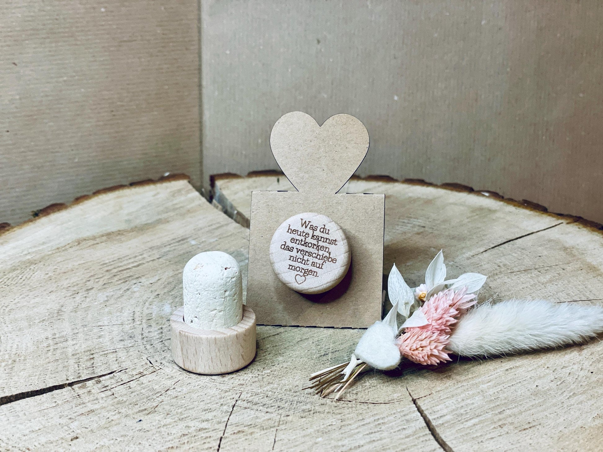 Weinkorken Gravur Tischdeko, dekorativer Holzkorken für Flaschen, Geschenk Hochzeit, DasGlueckswerk, Küche & Genuss, Bottle Stoppers, 
