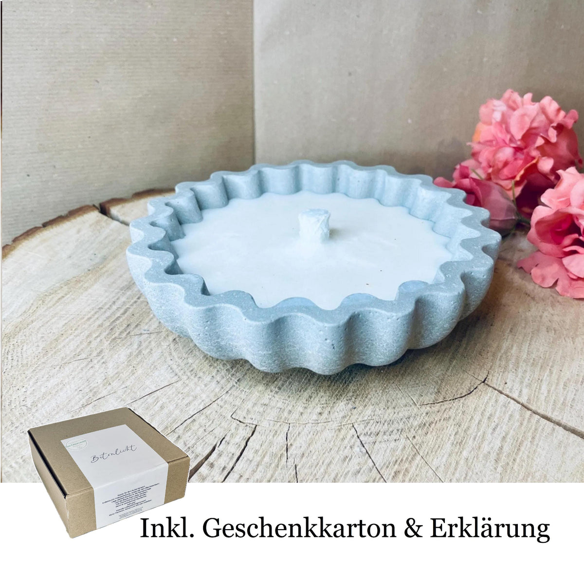 Hellblaue Betonkerze mit rosa Blumen, inklusive Geschenkkarton